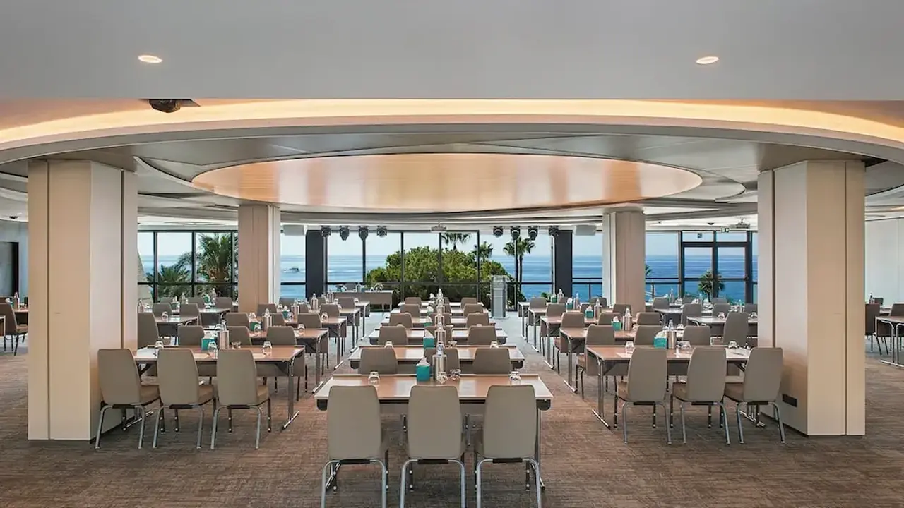 Amathus Beach Hotel Limassol