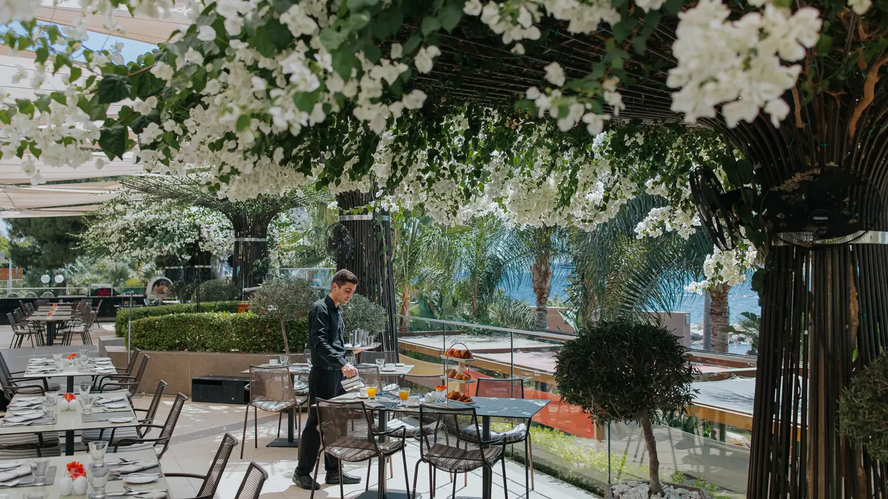 Amathus Beach Hotel