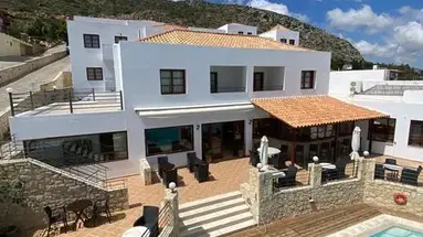 Amazones Village Suites
