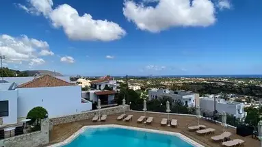 Amazones Village Suites