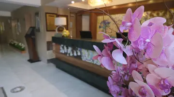 AMBASSADOR PLAZA HOTEL