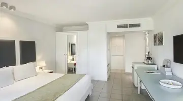 AMBRE HOTEL