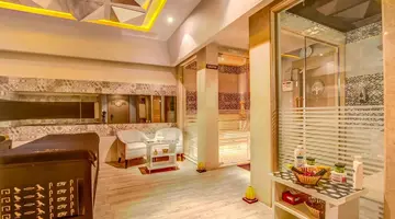 Amc Royal Hotel & Spa
