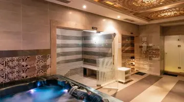 AMC Royal Hotel & Spa