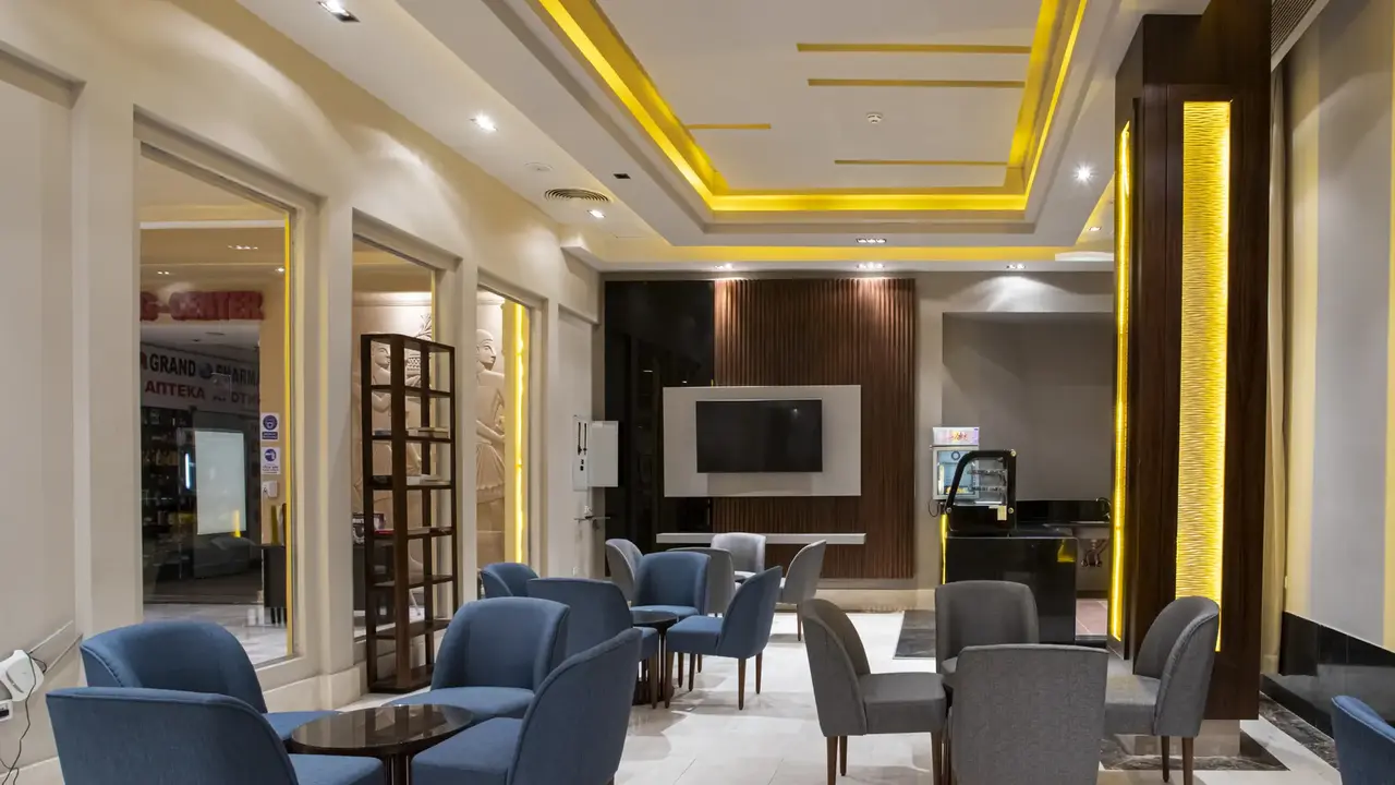 AMC Royal Hotel & Spa