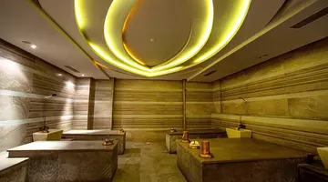 AMC Royal Hotel & Spa
