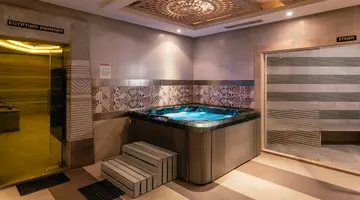 Amc Royal Hotel & SPA