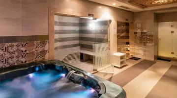 Amc Royal Hotel & SPA