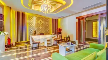 AMC Royal Hotel & Spa