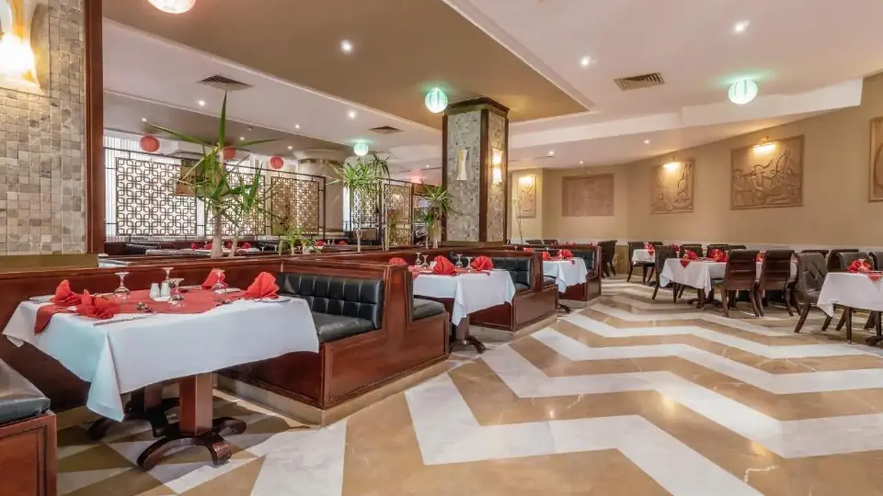 AMC Royal Hotel & Spa
