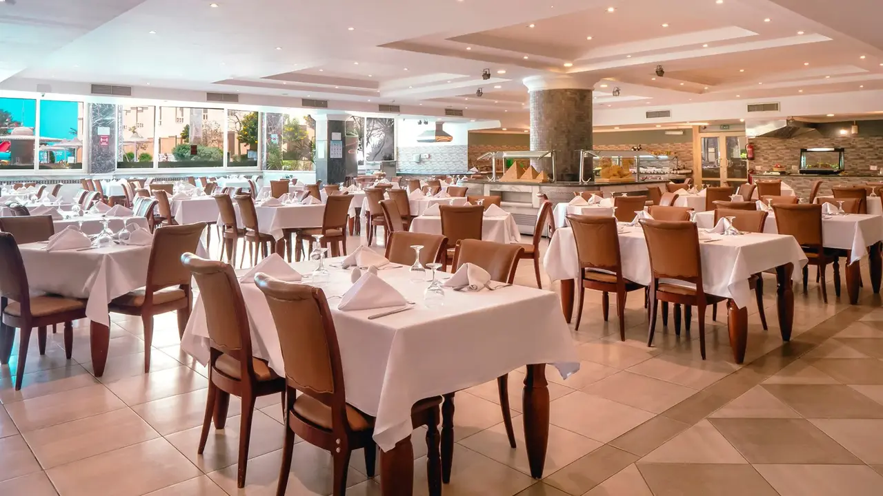 AMC Royal Hotel & Spa