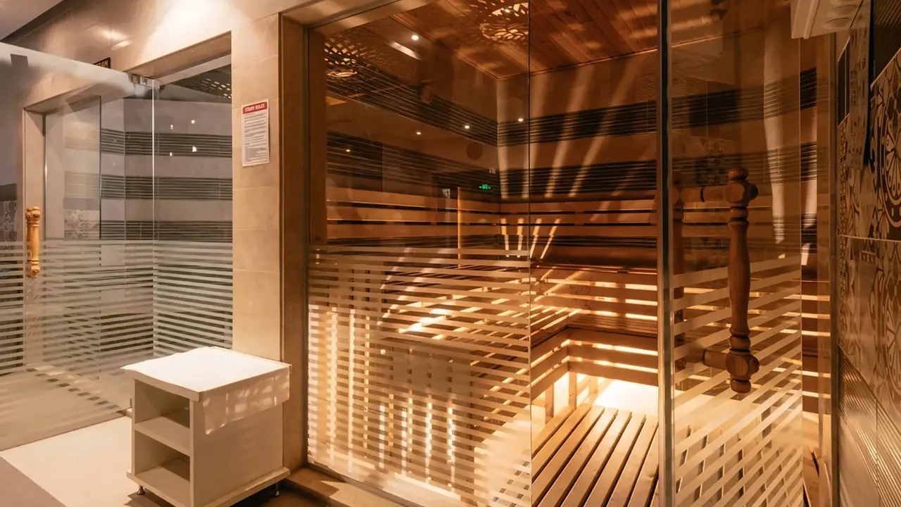 Amc Royal Hotel & SPA