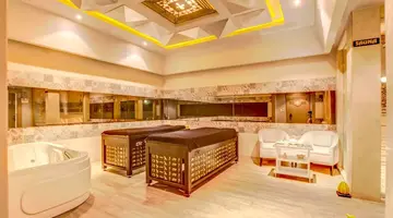 Amc Royal Hotel & Spa