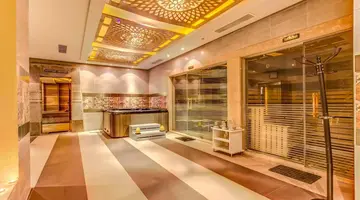 Amc Royal Hotel & Spa