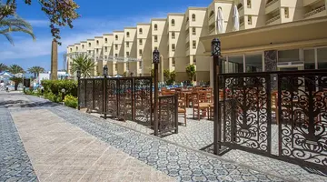 AMC ROYAL HOTEL