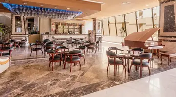 AMC ROYAL HOTEL