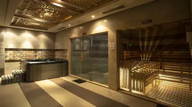 AMC ROYAL HOTEL