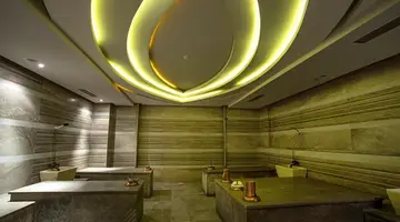 AMC ROYAL HOTEL