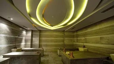 AMC ROYAL HOTEL