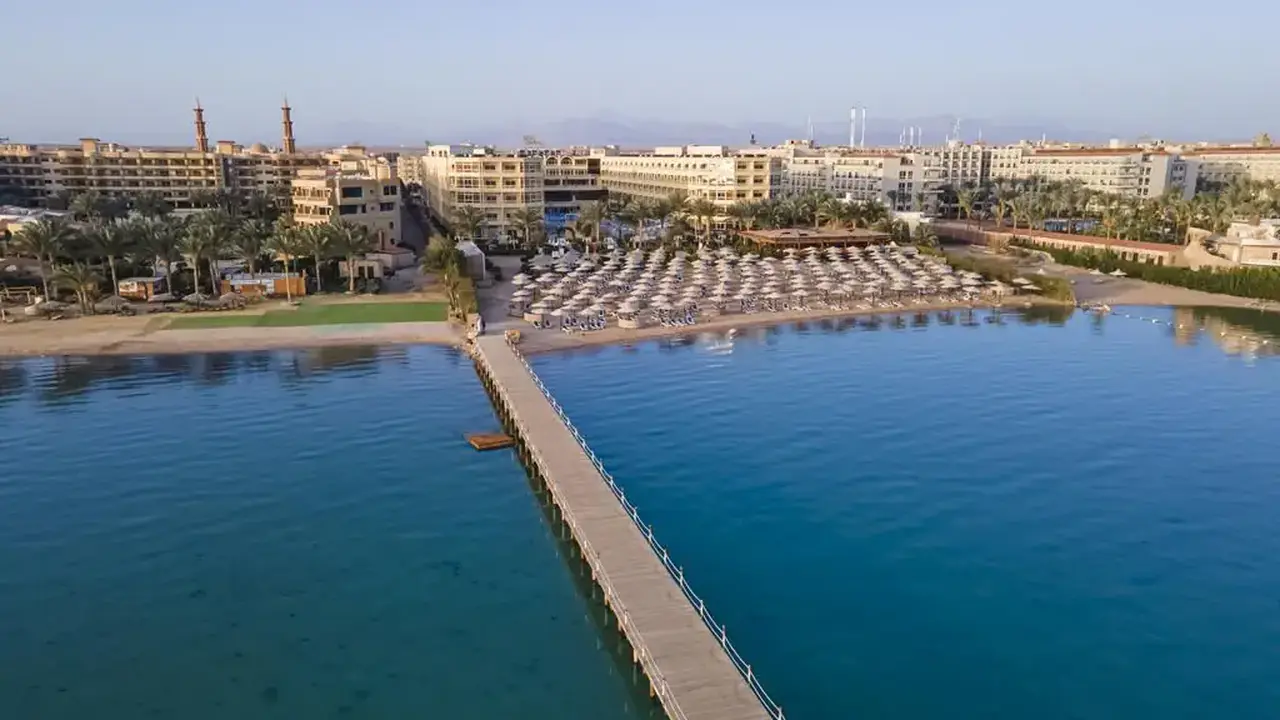 AMC ROYAL HOTEL