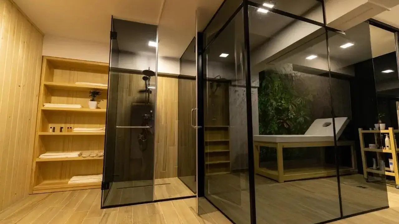 AMES HOTEL & SPA