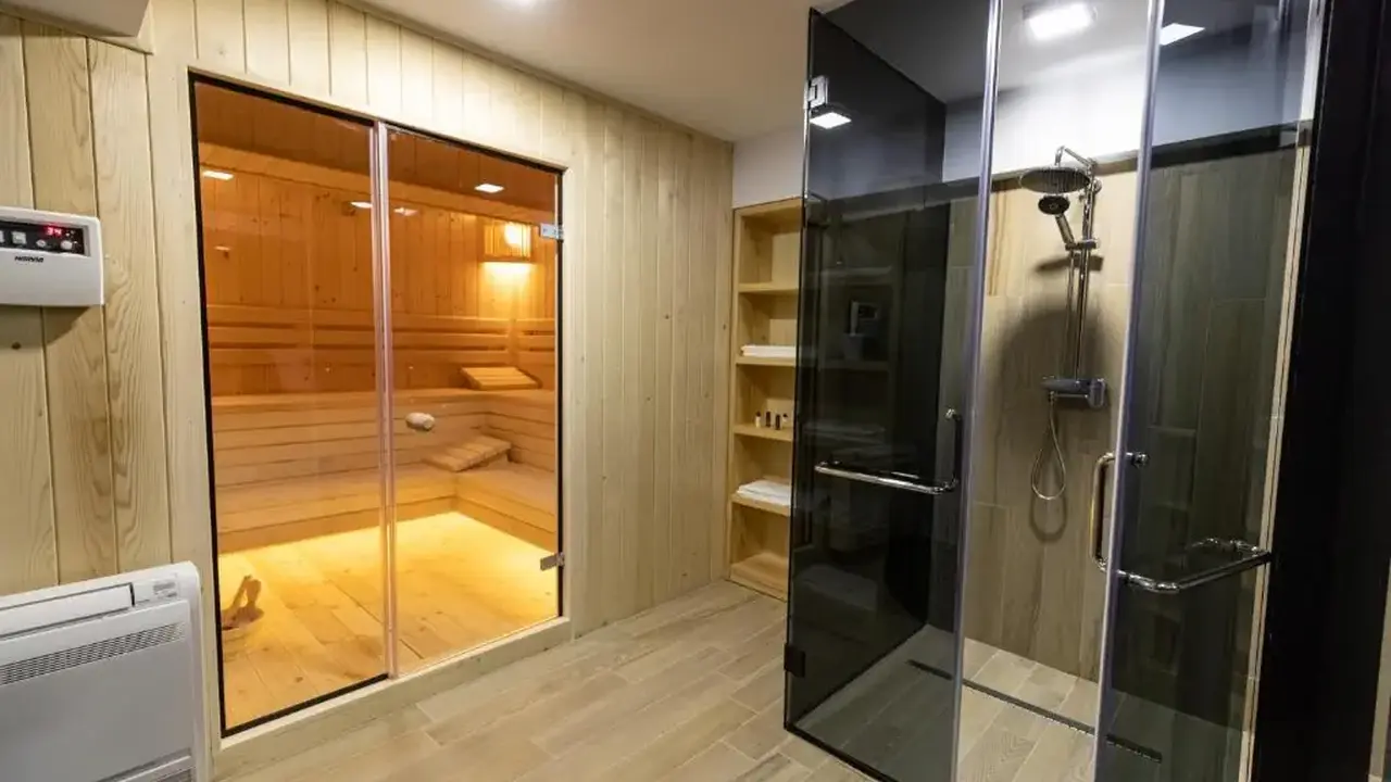 AMES HOTEL & SPA