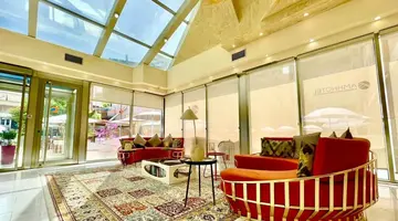 AMH Hotel