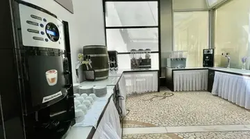 AMH Hotel