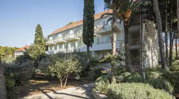 AMINESS CASA VELARIS***