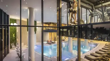 AMINESS LAUREL KHALANI HOTEL*****