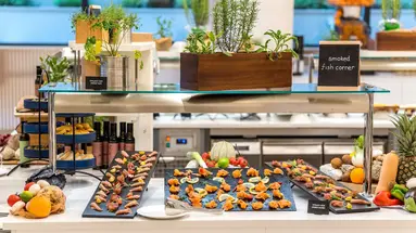 AMINESS LAUREL KHALANI HOTEL*****