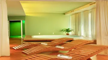AMINESS VIVAL CASA VELARIS***