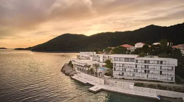 AMINESS YOUNIQUE LUME HOTEL****