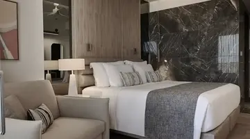 AMIRA LUXURY RESORT & SPA