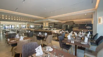 AMIRA LUXURY RESORT & SPA
