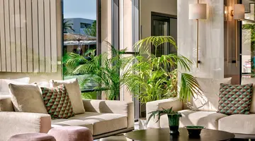 AMIRA Luxury Resort & Spa