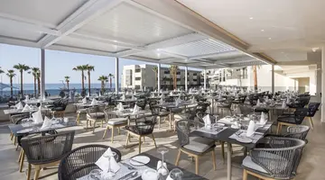 AMIRA LUXURY RESORT & SPA