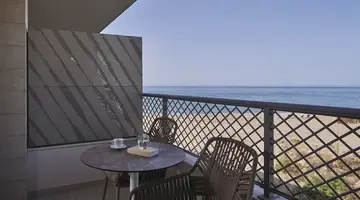 AMIRA LUXURY RESORT & SPA