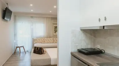 AMMOS BEACH SEASIDE LUXURY SUITES