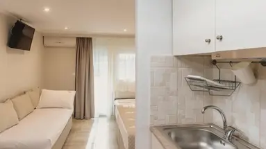 AMMOS SEASIDE LUXURY HOTEL