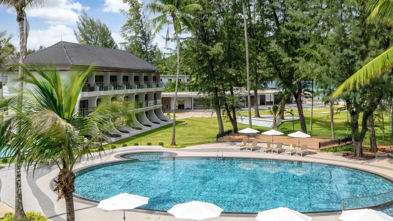 AMORA BEACH RESORT