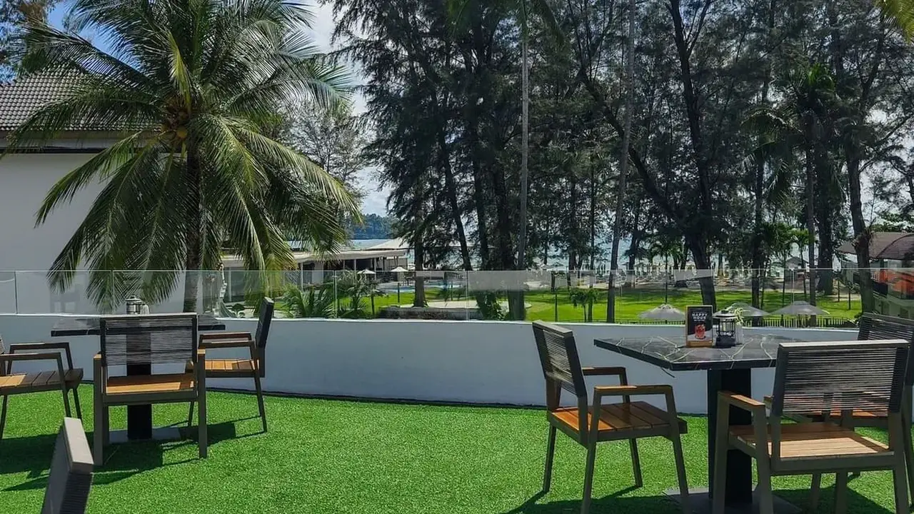 AMORA BEACH RESORT