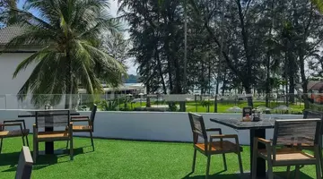AMORA BEACH RESORT