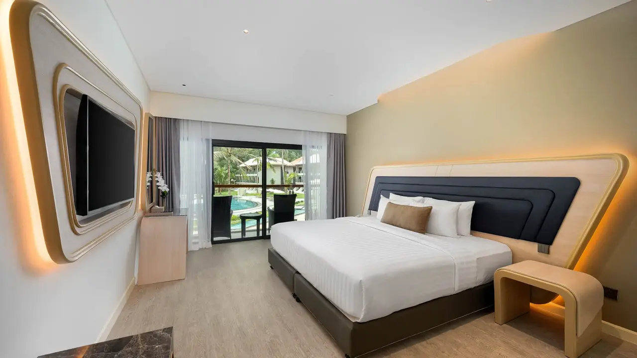 AMORA BEACH RESORT
