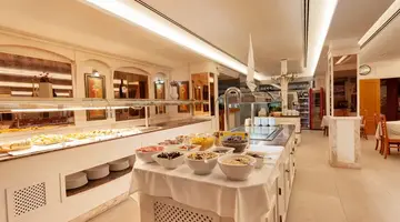 Amoros Hotel
