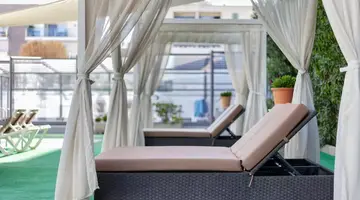Amoros Hotel