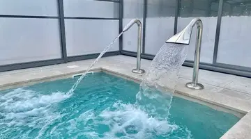Amoros Hotel