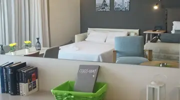 Amphitryon City Hotel