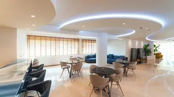 Amphitryon City Hotel