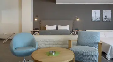 Amphitryon City Hotel